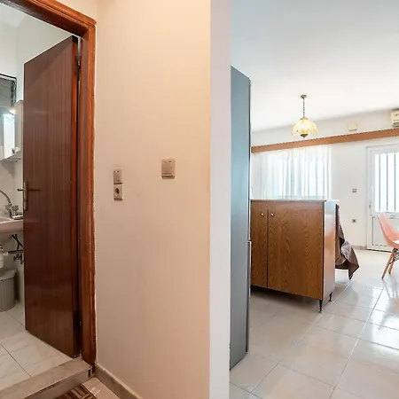 Dorothy's Seaview * Charaki