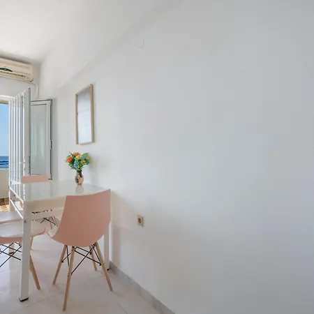 Dorothy's Seaview Apartment *