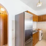 Dorothy's Seaview Apartment Haraki
