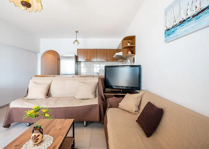 Apartment Dorothy's Seaview Charaki