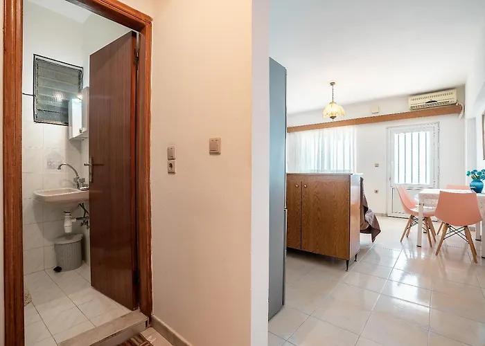 Dorothy's Seaview * Charaki