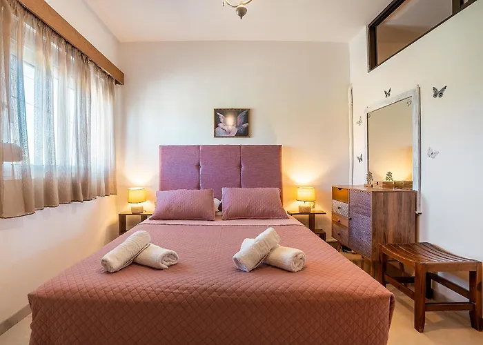 Apartment Dorothy's Seaview Charaki